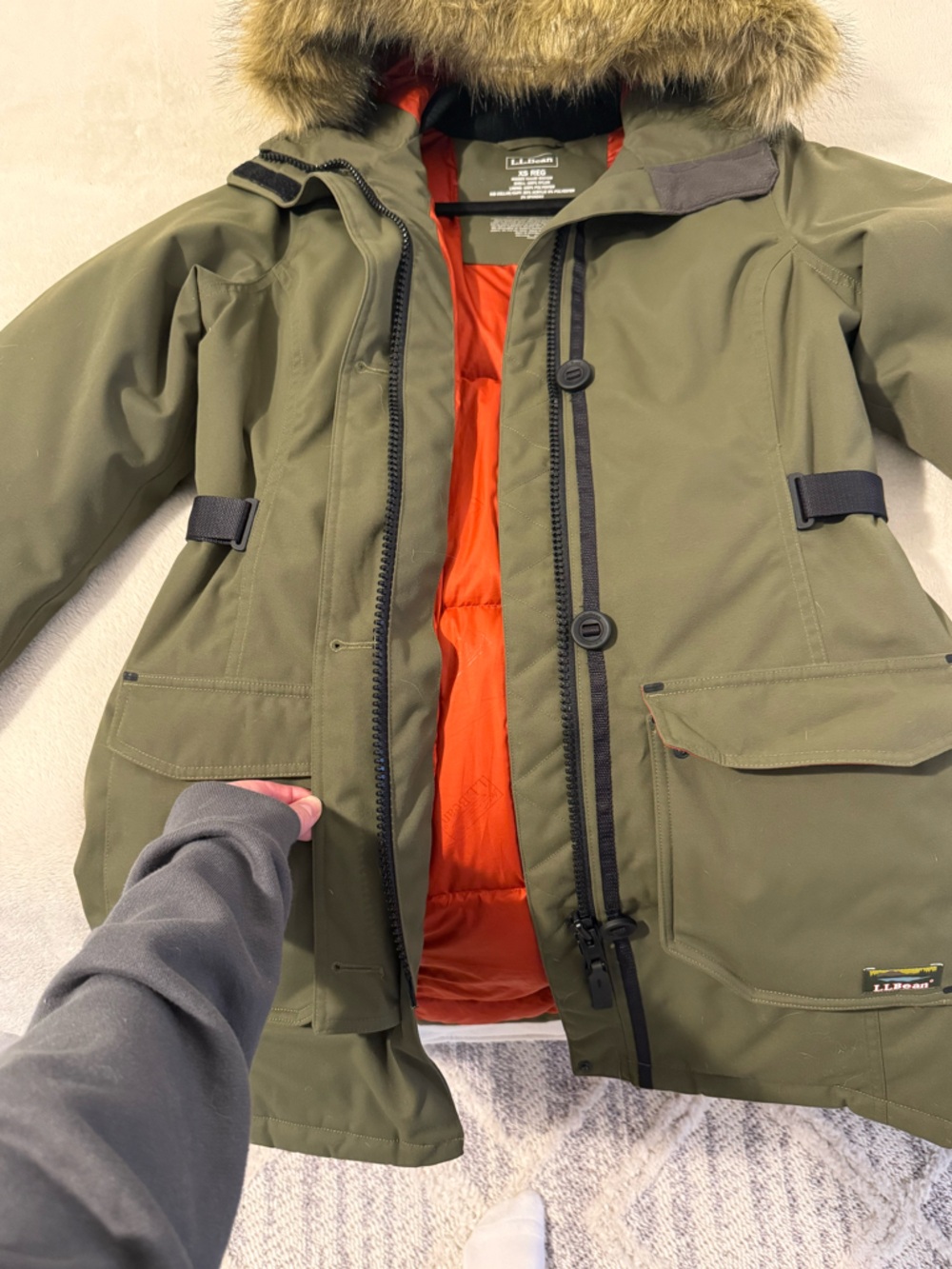 L.L. Bean Women's Green Maine Mountain Parka with Removable Faux Fur Hood - Picture 3 of 6